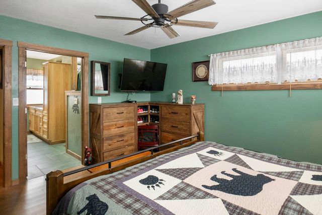 1902 Primrose Drive, Cedar Falls, IA 50613