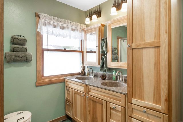 1902 Primrose Drive, Cedar Falls, IA 50613