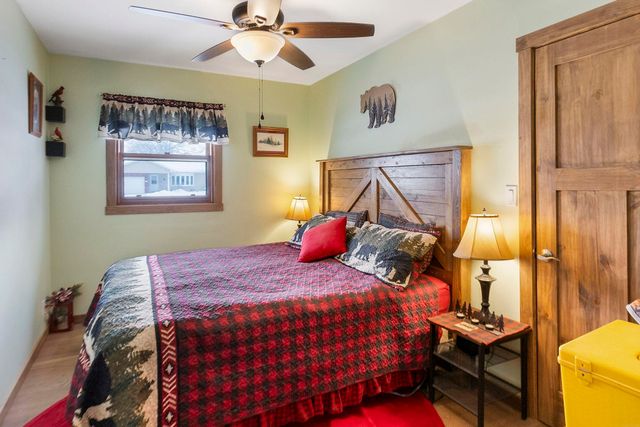 1902 Primrose Drive, Cedar Falls, IA 50613