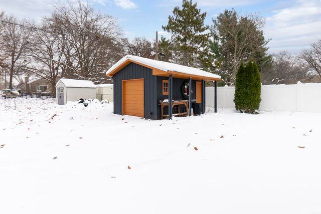 1902 Primrose Drive, Cedar Falls, IA 50613