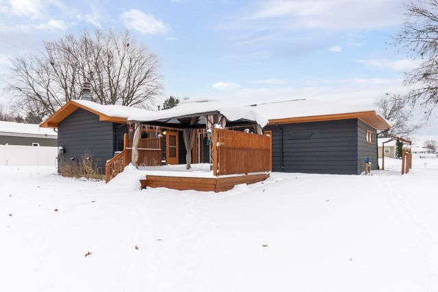 1902 Primrose Drive, Cedar Falls, IA 50613