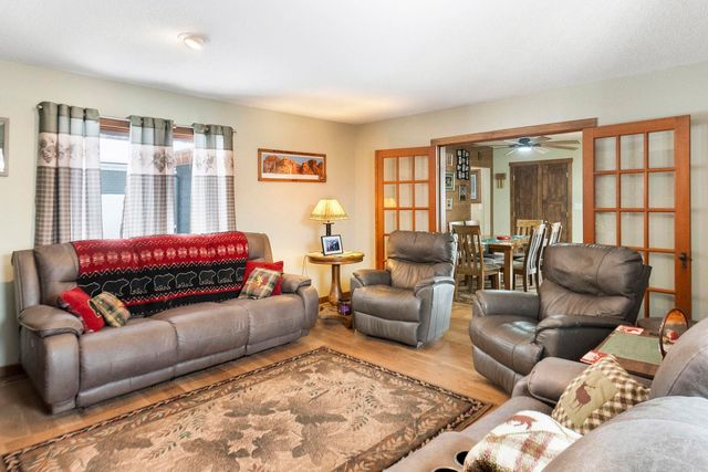 1902 Primrose Drive, Cedar Falls, IA 50613