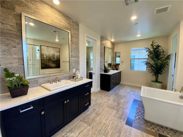 94 Swift, Irvine, CA 92618