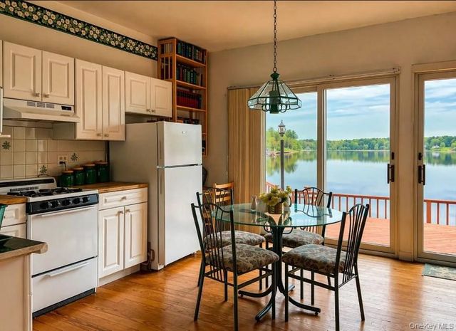 238 Lakeview Drive Road, Highland Lake, NY 12743