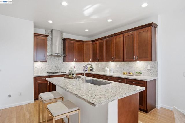 116 Mahogany Ln, Union City, CA 94587