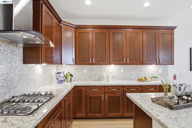 116 Mahogany Ln, Union City, CA 94587