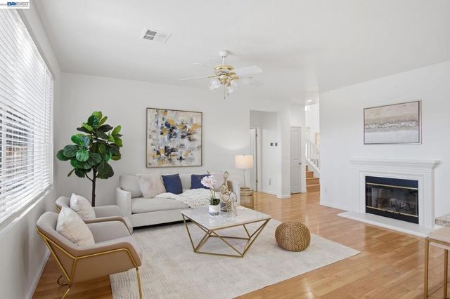 116 Mahogany Ln, Union City, CA 94587