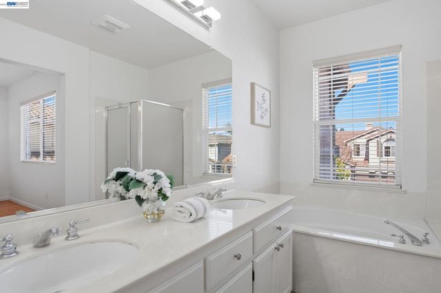 116 Mahogany Ln, Union City, CA 94587