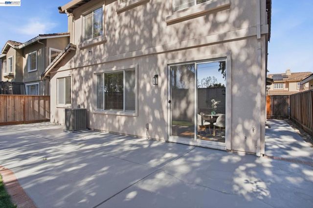 116 Mahogany Ln, Union City, CA 94587