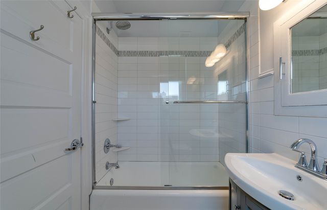 703 W Magnolia Avenue 201, Fort Worth, TX 76104