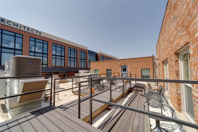 703 W Magnolia Avenue 201, Fort Worth, TX 76104