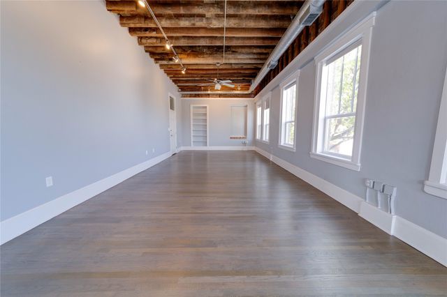 703 W Magnolia Avenue 201, Fort Worth, TX 76104