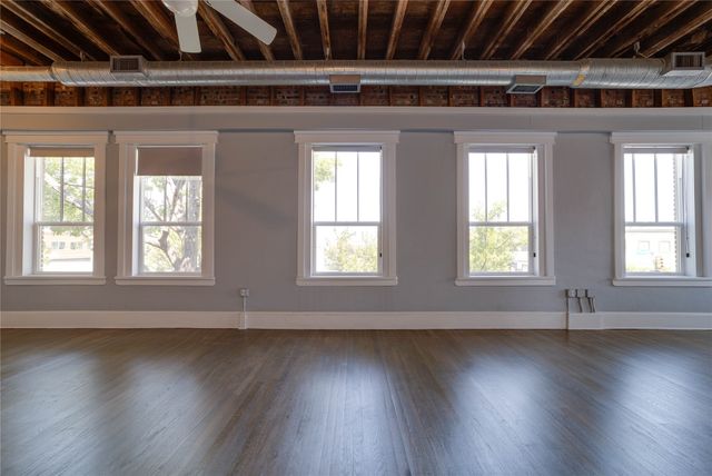 703 W Magnolia Avenue 201, Fort Worth, TX 76104