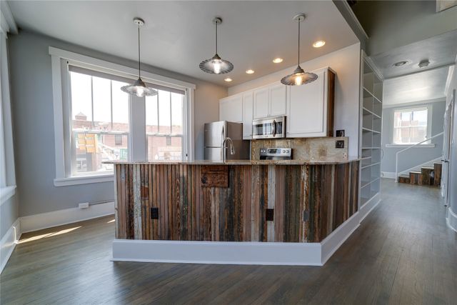 703 W Magnolia Avenue 201, Fort Worth, TX 76104