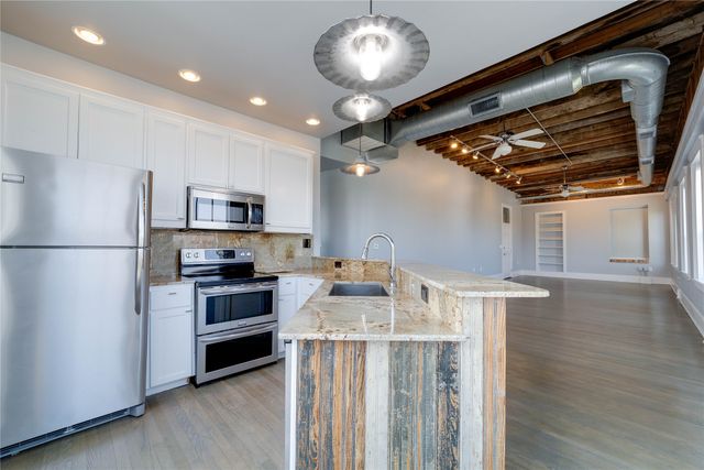 703 W Magnolia Avenue 201, Fort Worth, TX 76104