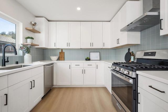 1444 Flores Drive, Pacifica, CA 94044