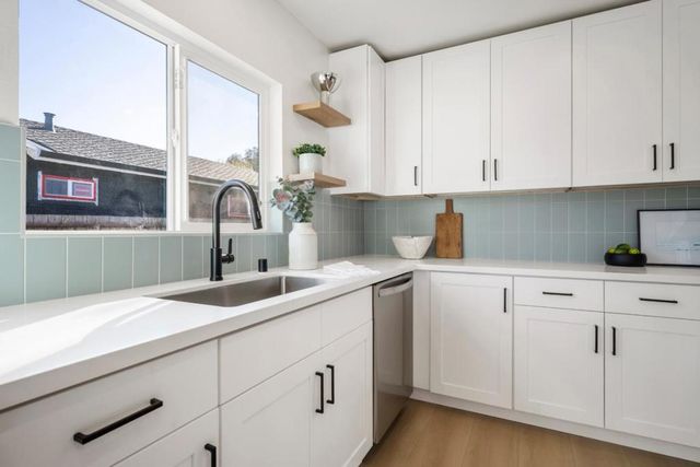 1444 Flores Drive, Pacifica, CA 94044