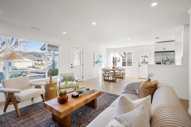 1444 Flores Drive, Pacifica, CA 94044