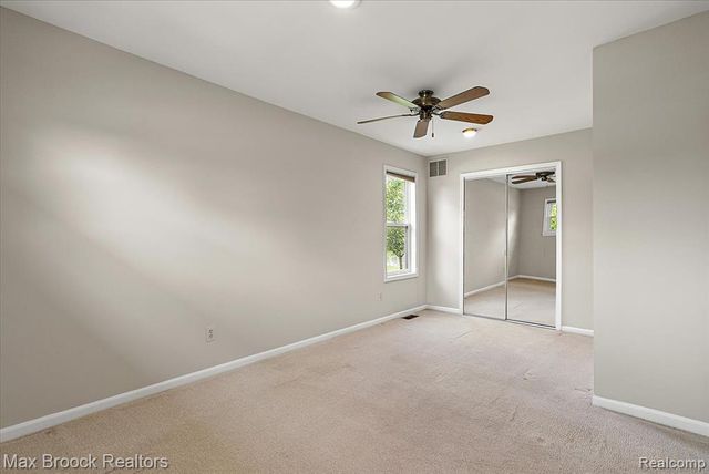 1323 Castlewood Drive, White Lake, MI 48386