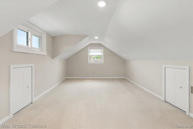 1323 Castlewood Drive, White Lake, MI 48386
