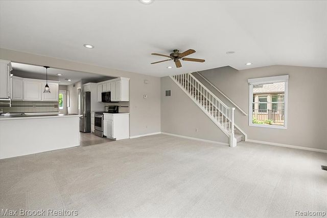 1323 Castlewood Drive, White Lake, MI 48386