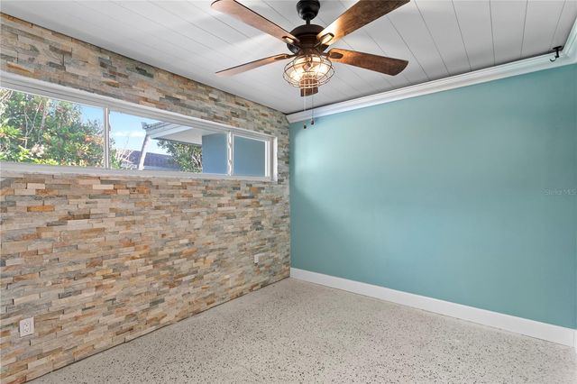 10038 S YACHT CLUB DRIVE, Treasure Island, FL 33706