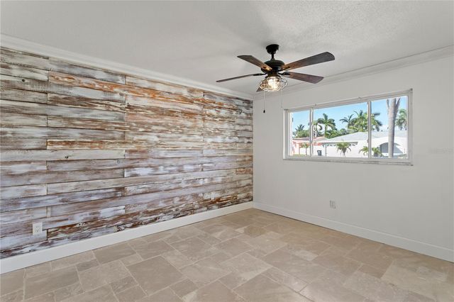 10038 S YACHT CLUB DRIVE, Treasure Island, FL 33706