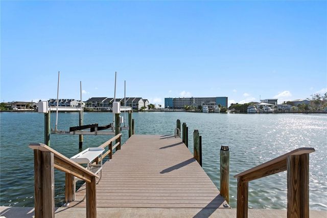 10038 S YACHT CLUB DRIVE, Treasure Island, FL 33706