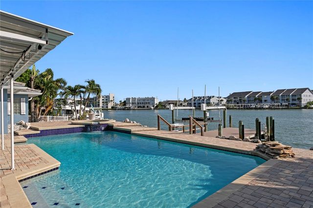10038 S YACHT CLUB DRIVE, Treasure Island, FL 33706