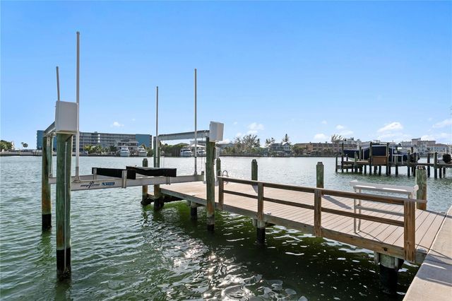 10038 S YACHT CLUB DRIVE, Treasure Island, FL 33706