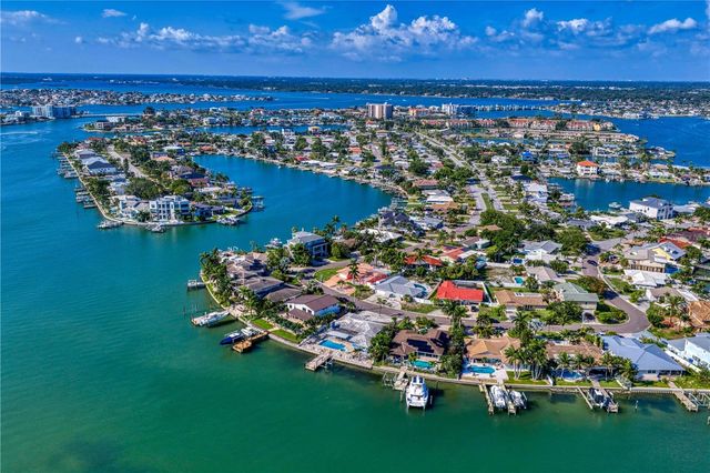 10038 S YACHT CLUB DRIVE, Treasure Island, FL 33706