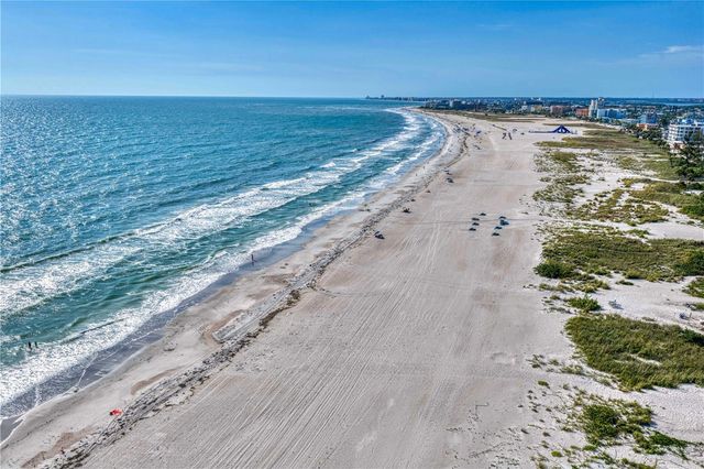 10038 S YACHT CLUB DRIVE, Treasure Island, FL 33706