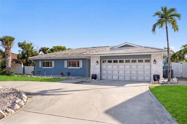 10038 S YACHT CLUB DRIVE, Treasure Island, FL 33706