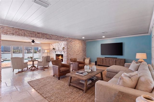 10038 S YACHT CLUB DRIVE, Treasure Island, FL 33706