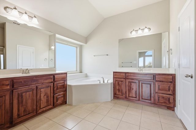 105 Devonshire Drive, Waxahachie, TX 75167