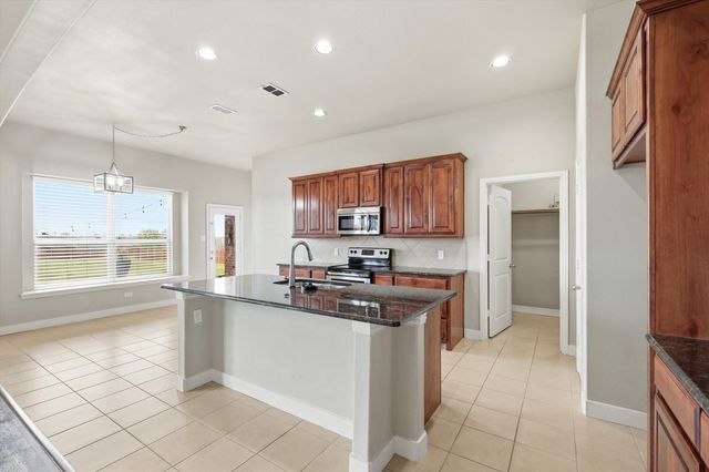 105 Devonshire Drive, Waxahachie, TX 75167