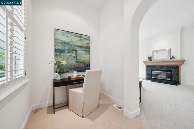 2 Reliez Manor Ct, Lafayette, CA 94549