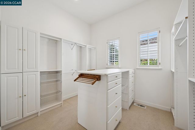 2 Reliez Manor Ct, Lafayette, CA 94549