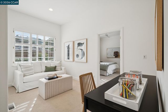 2 Reliez Manor Ct, Lafayette, CA 94549