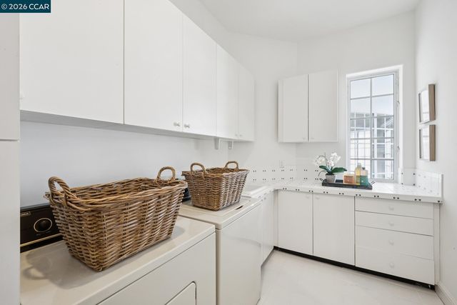 2 Reliez Manor Ct, Lafayette, CA 94549