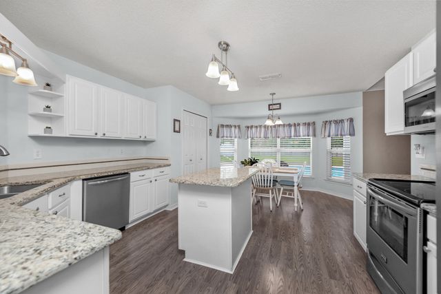 2051 Indigo Drive, Navarre, FL 32566