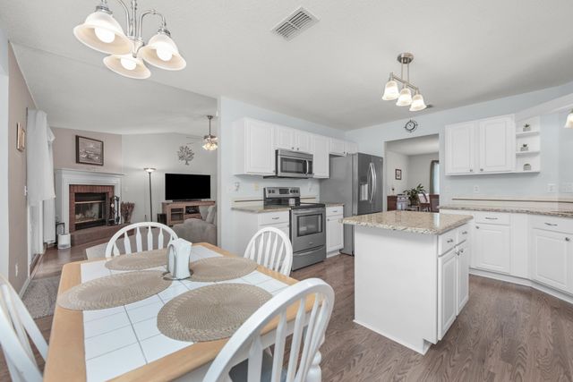 2051 Indigo Drive, Navarre, FL 32566