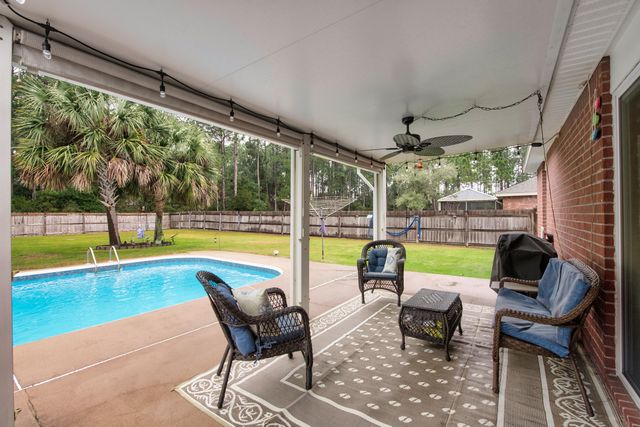 2051 Indigo Drive, Navarre, FL 32566