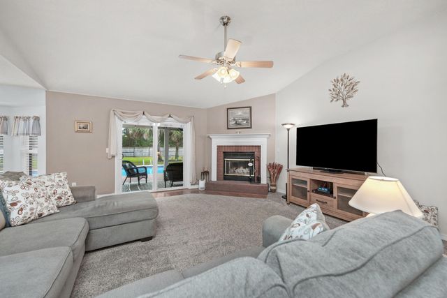 2051 Indigo Drive, Navarre, FL 32566