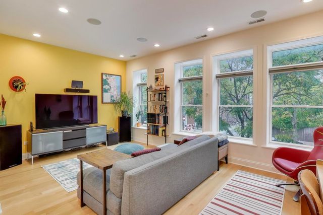 1811 S Laflin Street 2, Chicago, IL 60608