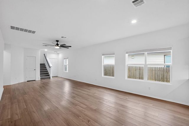 412 Perfect World LOOP, Jarrell, TX 76537
