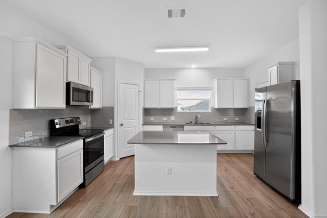 412 Perfect World LOOP, Jarrell, TX 76537