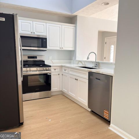 218 Nicki Court, Hampton, GA 30228