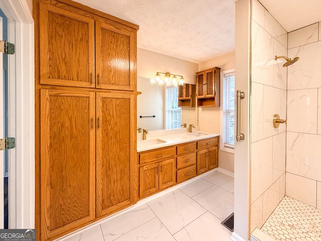 499 Old Deer Path Way, Cleveland, GA 30528