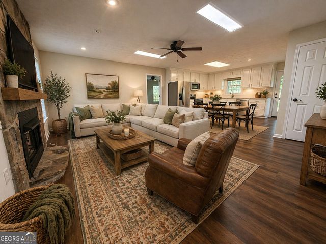 499 Old Deer Path Way, Cleveland, GA 30528